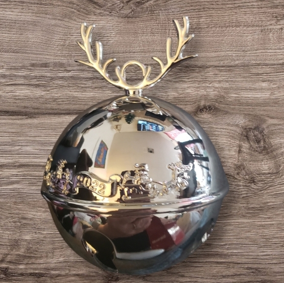 Uniblue Other - Uniblue 2022 Christmas Sleigh Bell Ornament